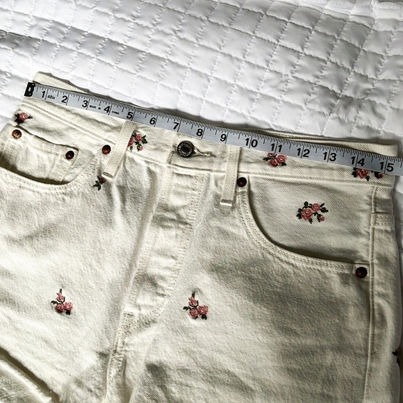 Levi’s Premium 501 Garden Variety Cream Floral High Rise Denim Jeans Shorts 28 - Picture 15 of 15